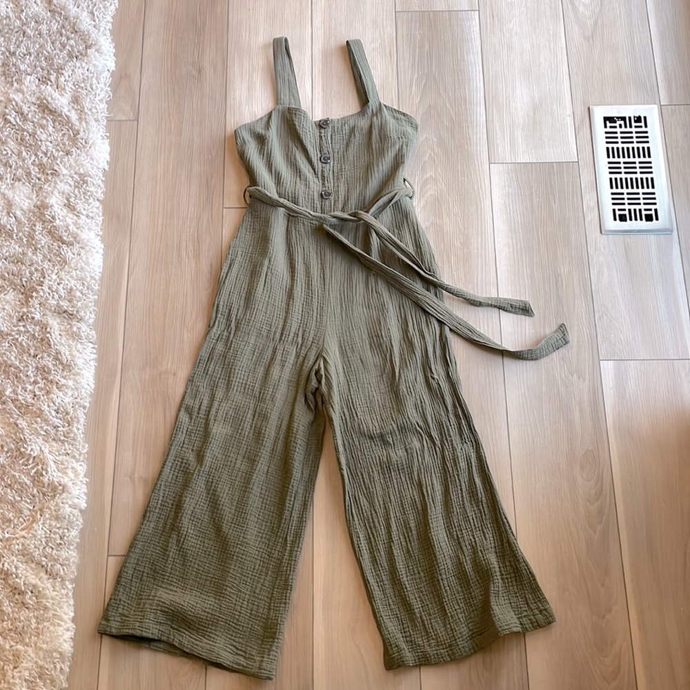 Preowned Rachel Zoe wide leg romper. Olive green. Size 4